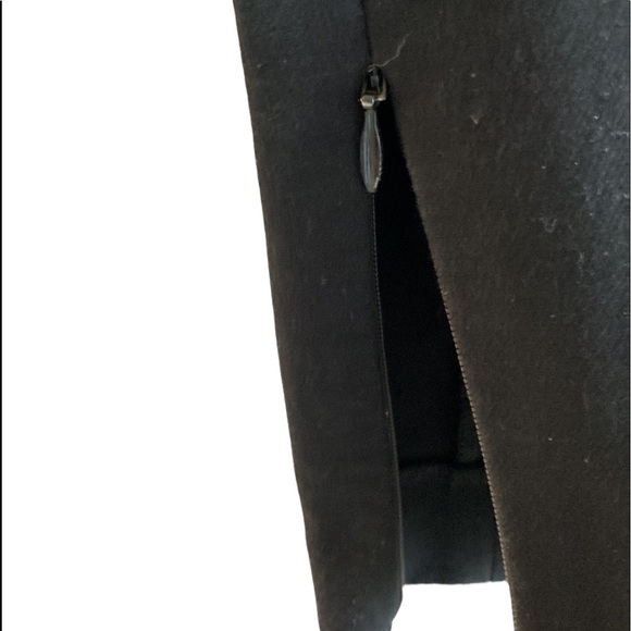 Theory high waisted pants with ankle zippers. Size 2.
C - Picture 16 of 16